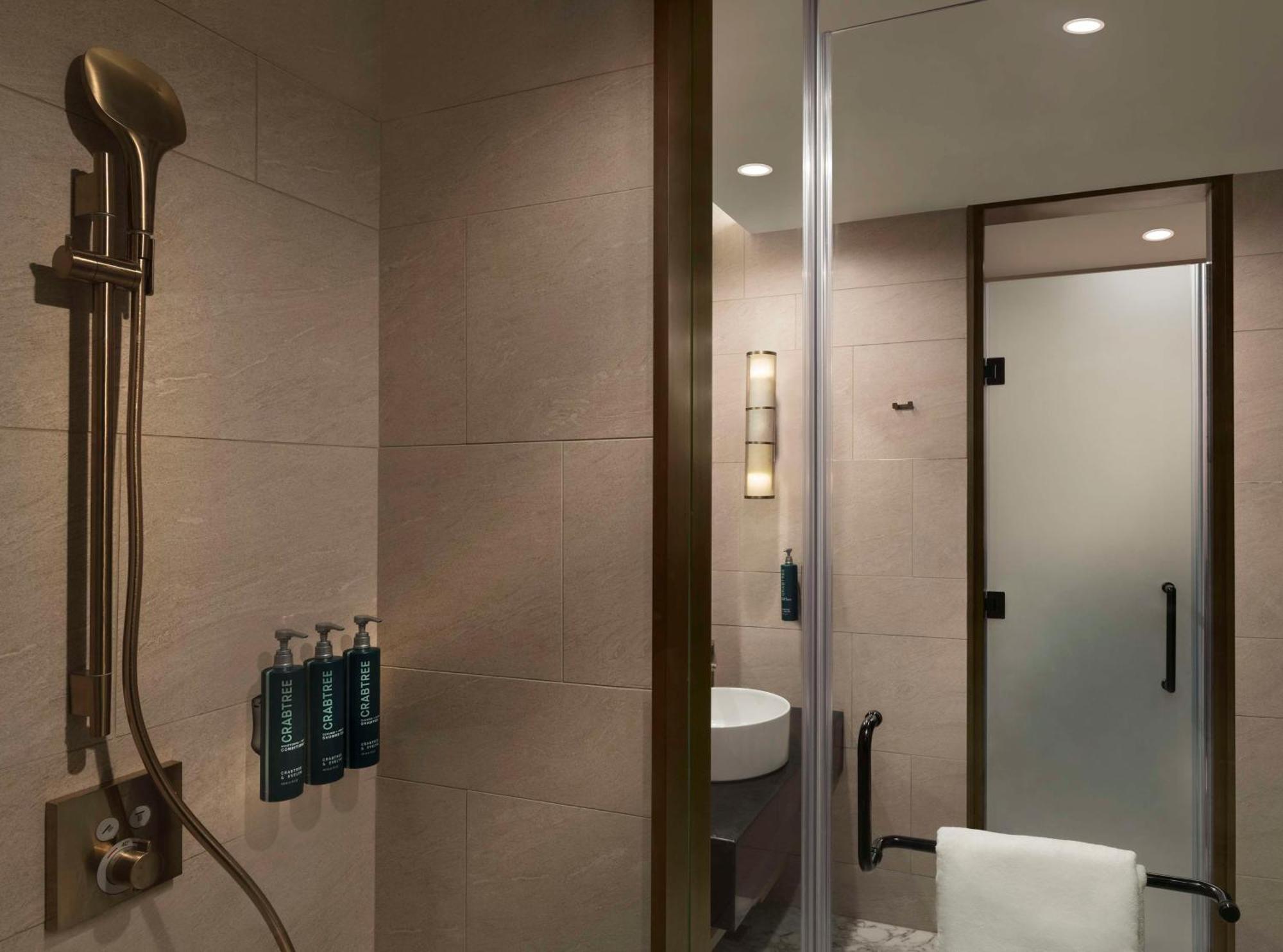 Отель Hilton Катманду Экстерьер фото
