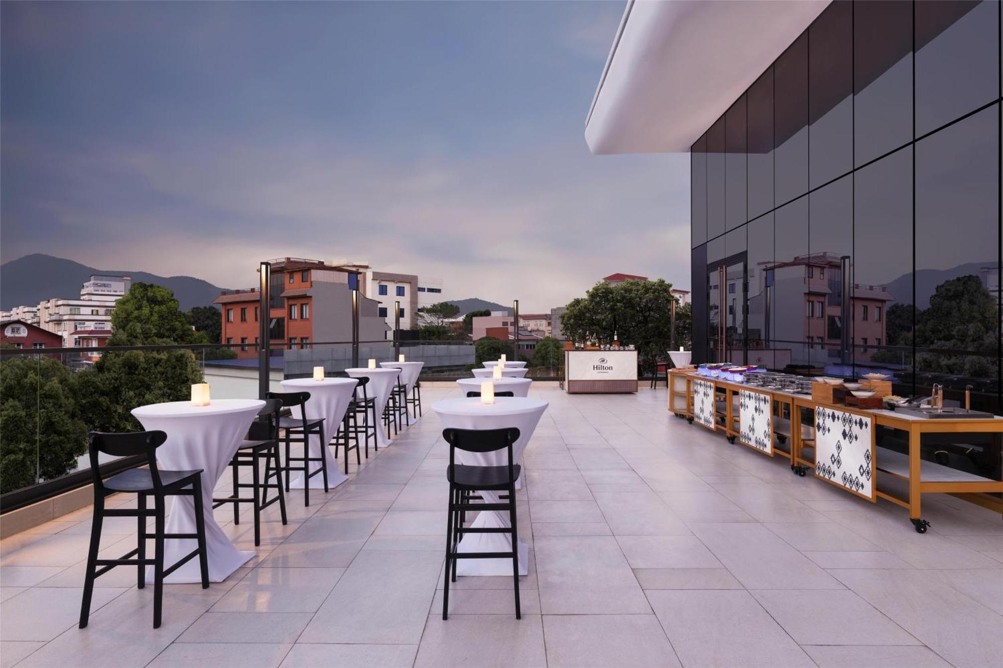 Отель Hilton Катманду Экстерьер фото